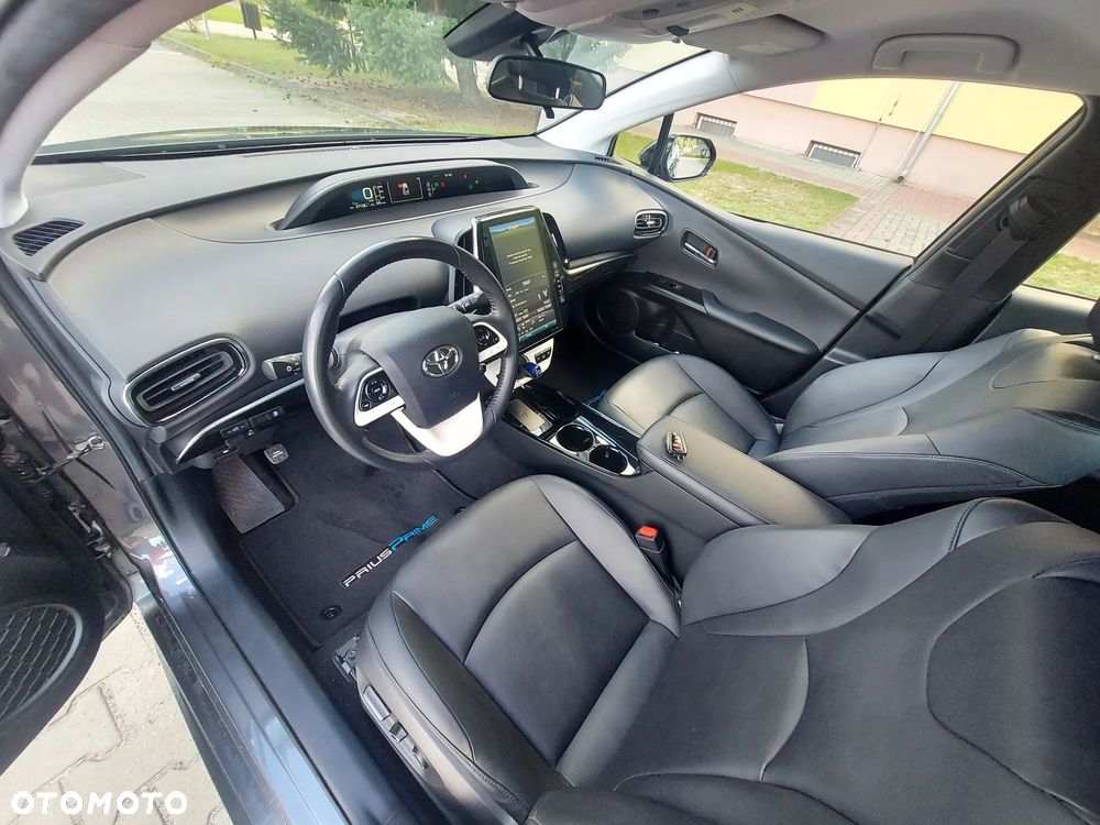 Toyota Prius Plug-in Hybrid Executive - 9