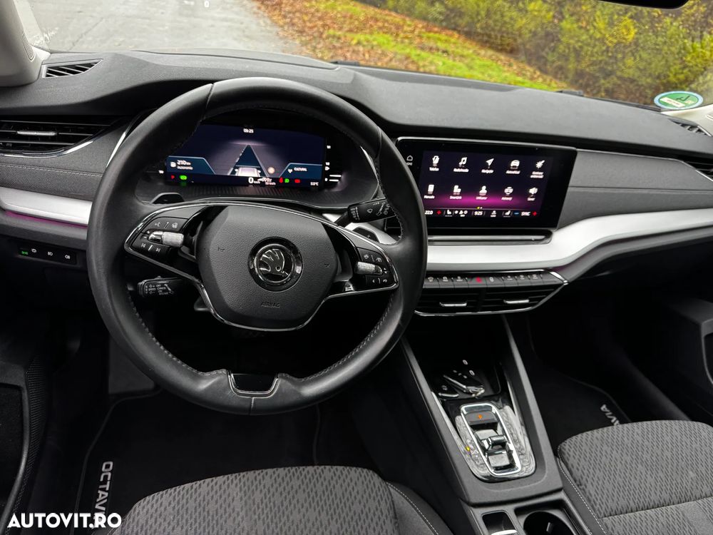 Skoda Octavia Combi 2.0 TDI DSG Exclusive Plus - 28