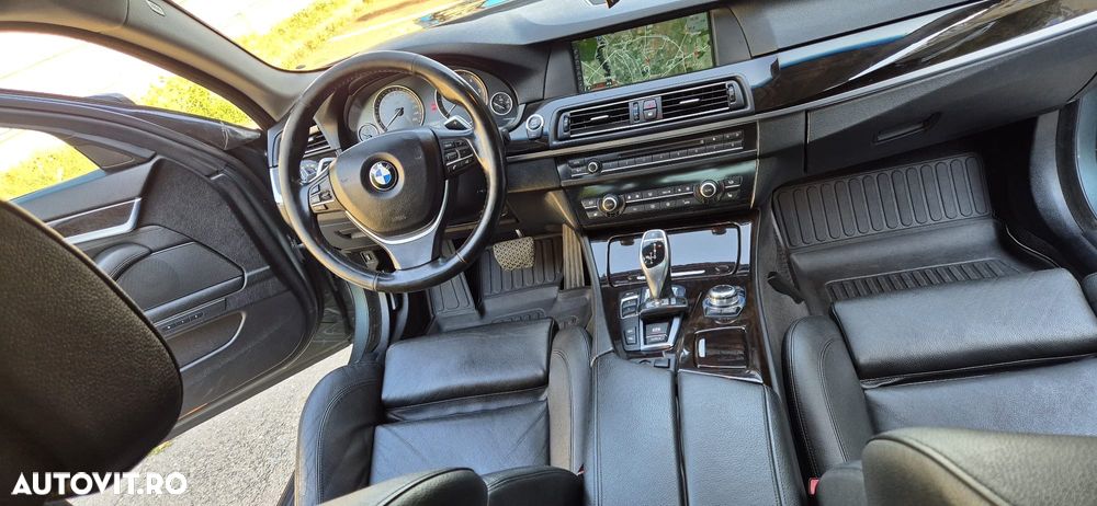 BMW Seria 5 525d xDrive AT - 12