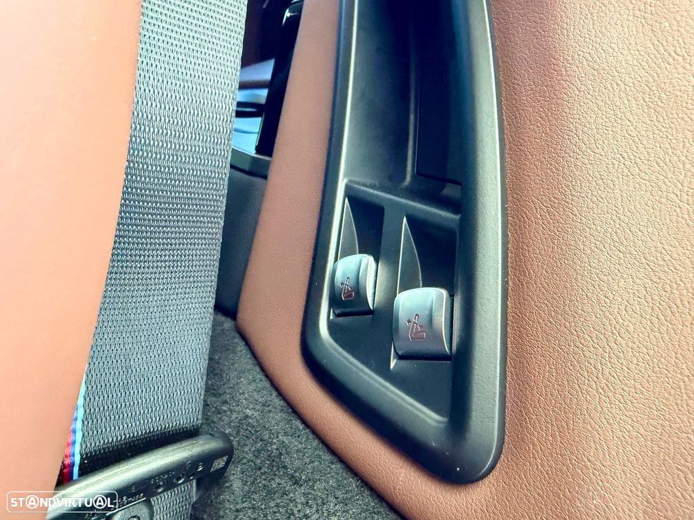 BMW X7 40 i xDrive Pack M Desportivo Pro - 32