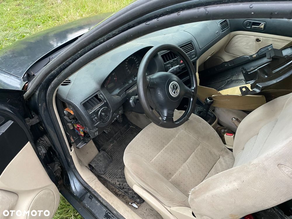 Volkswagen Bora 2.0 Basis - 2