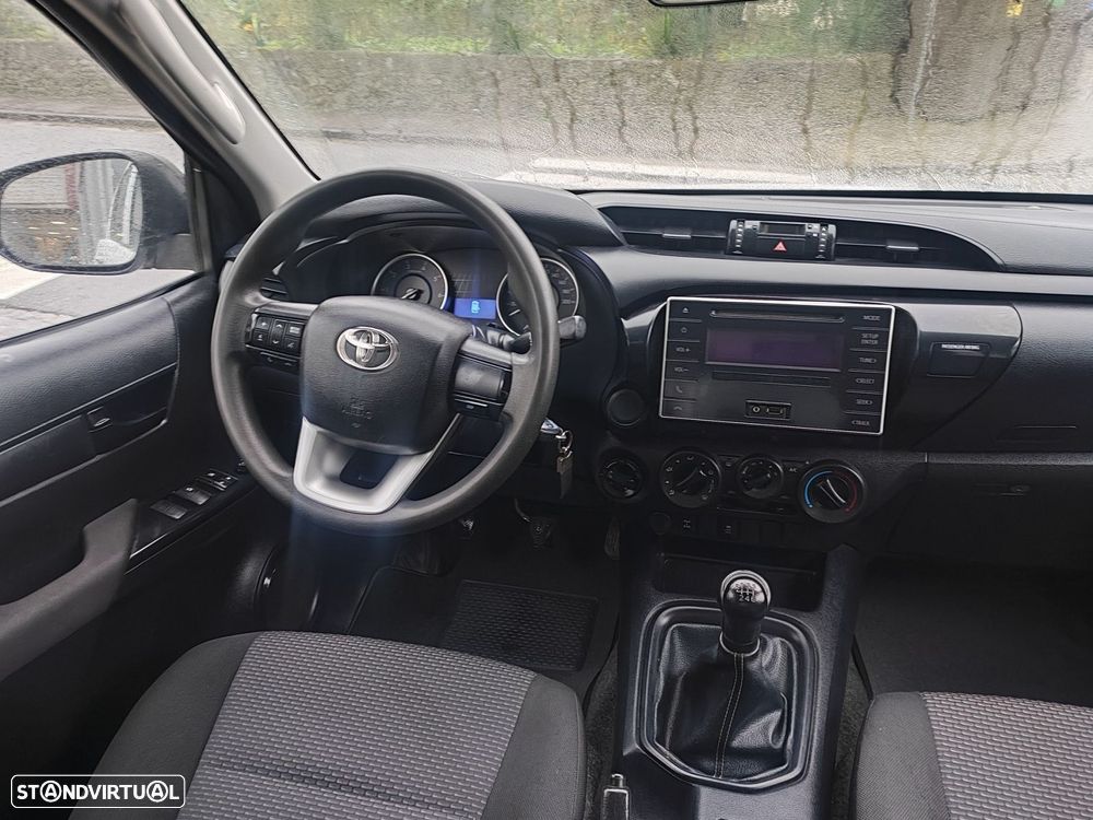 Toyota Hilux 2.4 D-4D 4WD Tracker - 7