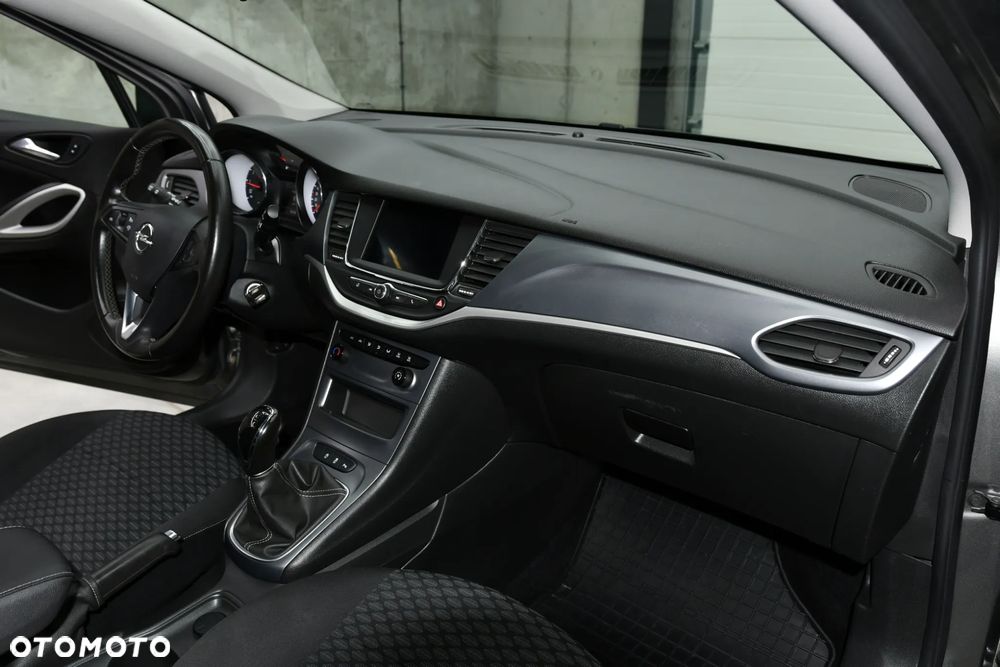 Opel Astra 1.2 Turbo Edition - 21