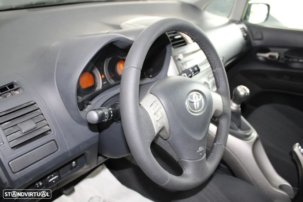 Toyota Auris - 21