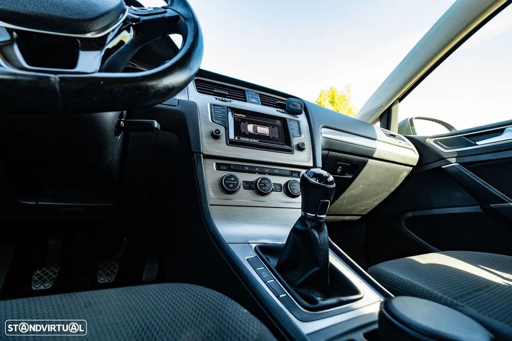 VW Golf 1.6 TDi Highline - 22