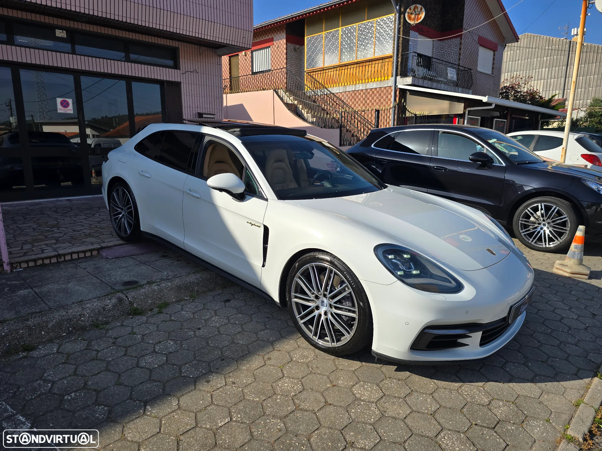 Porsche Panamera Sport Turismo 4 E-Hybrid - 2