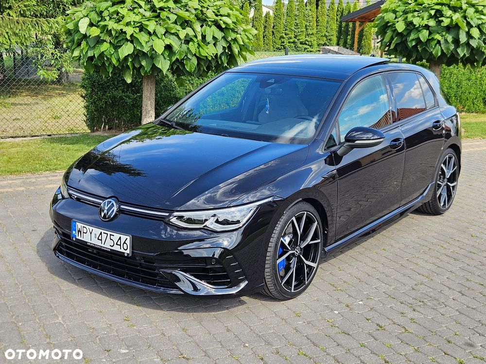 Volkswagen Golf - 1