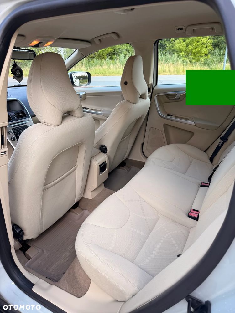 Volvo XC 60 2.4D Momentum - 6
