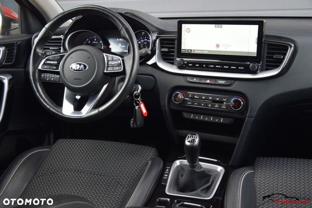 Kia XCeed - 27