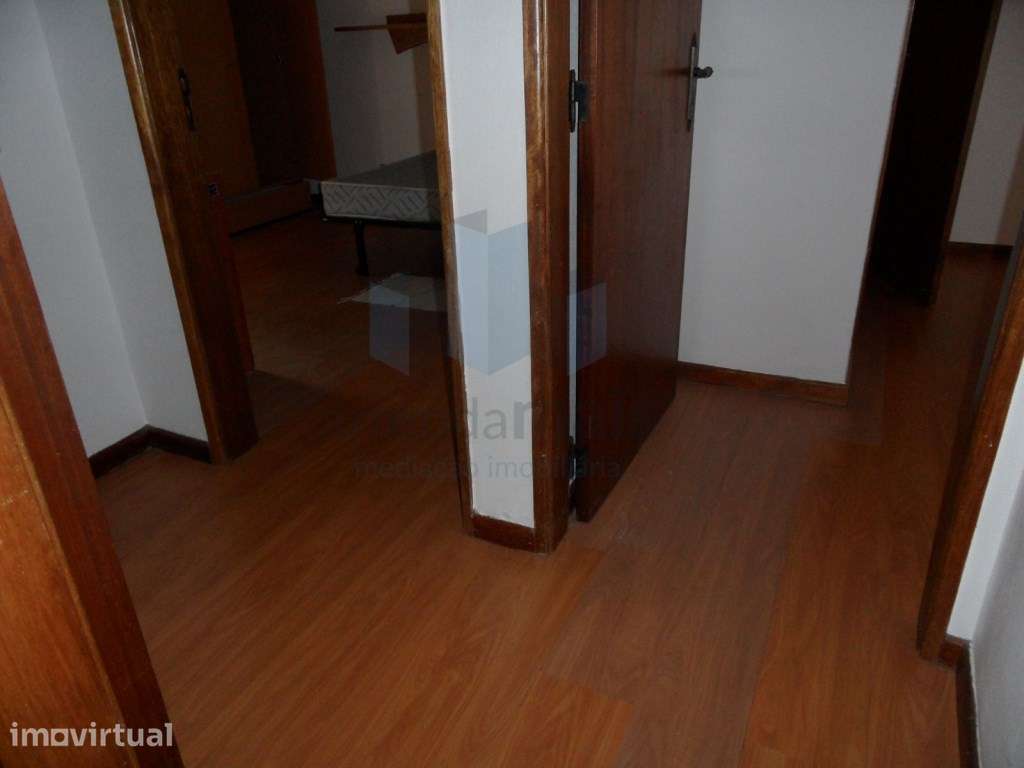 Arrenda-se Apartamento T3 + garagem fechada em Coimbra - Grande imagem: 5/13