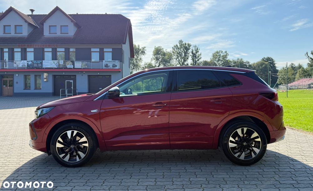 Opel Grandland X 1.2 T GPF Design&Tech S&S - 9