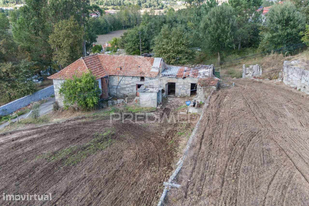 CASA COM TERRENO PARA CONSTRUÇÃO (Airão, Guimarães) - Grande imagem: 3/35