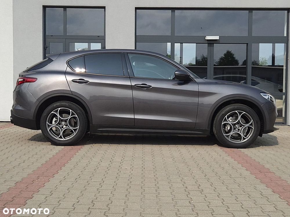 Alfa Romeo Stelvio 2.0 Turbo Sprint Q4 - 5