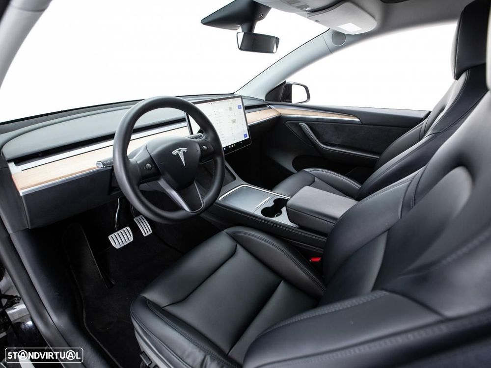 Tesla Model Y Performance Dual Motor AWD - 9