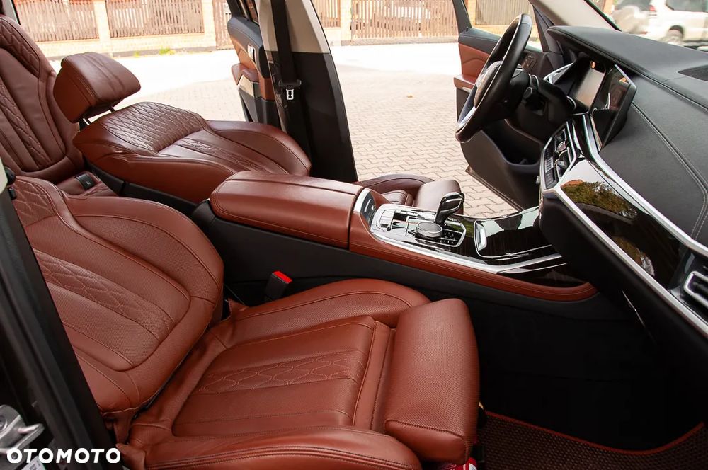 BMW X7 xDrive40d mHEV - 19
