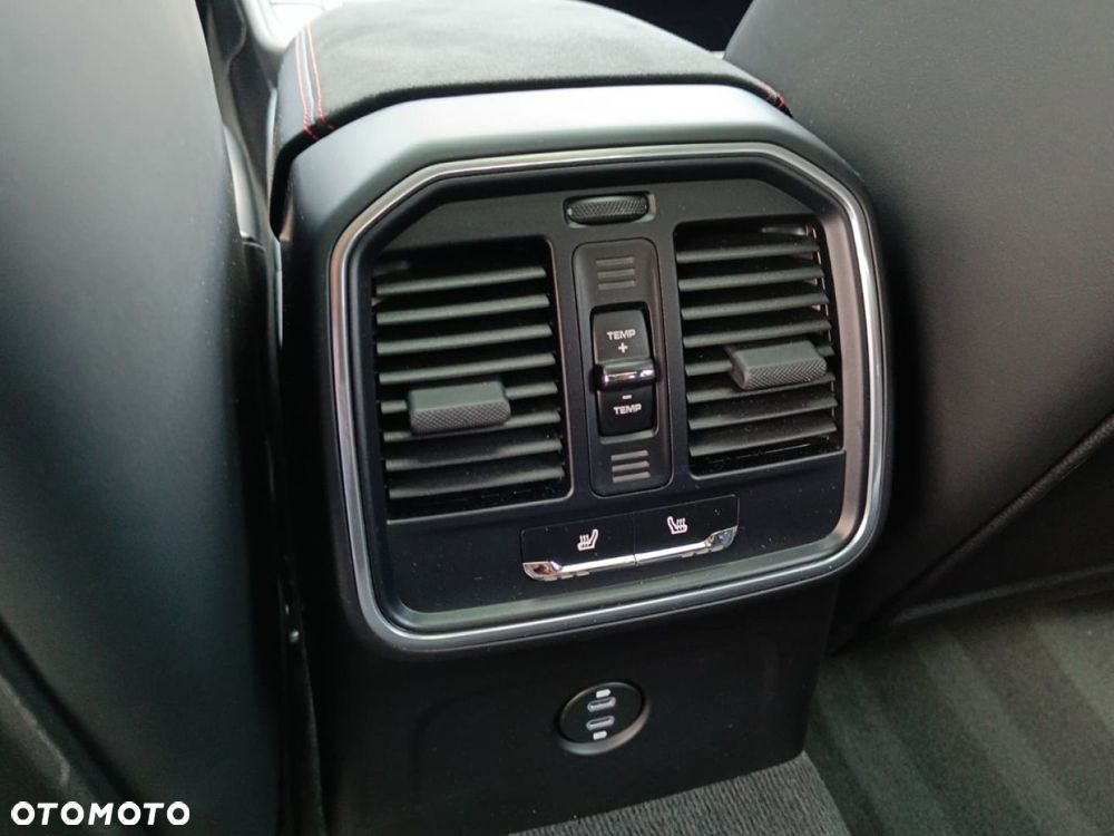 Porsche Macan - 32