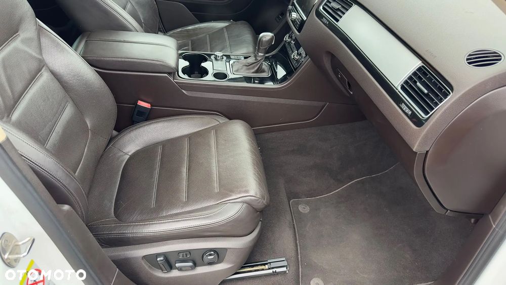 Volkswagen Touareg - 19