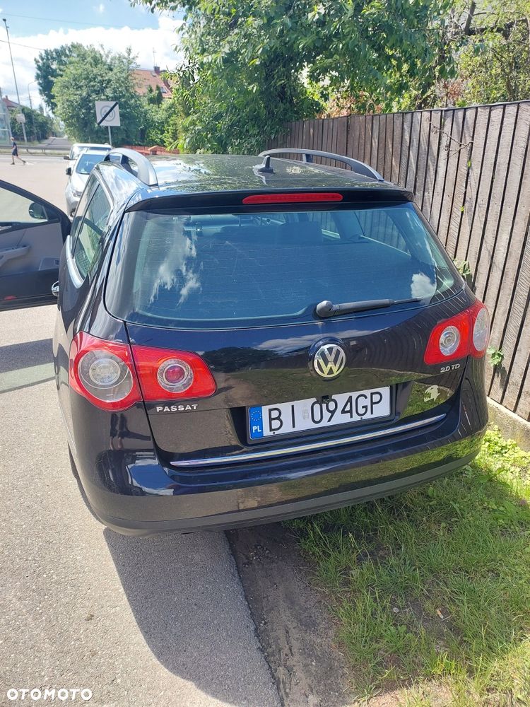 Volkswagen Passat - 4