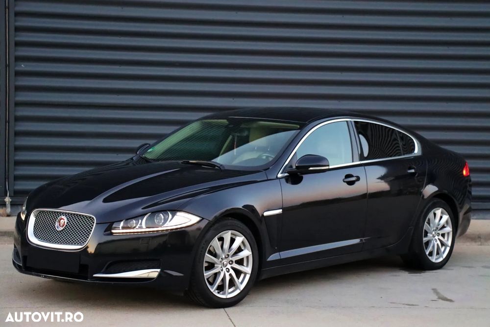 Jaguar XF 2.2D Portfolio - 13