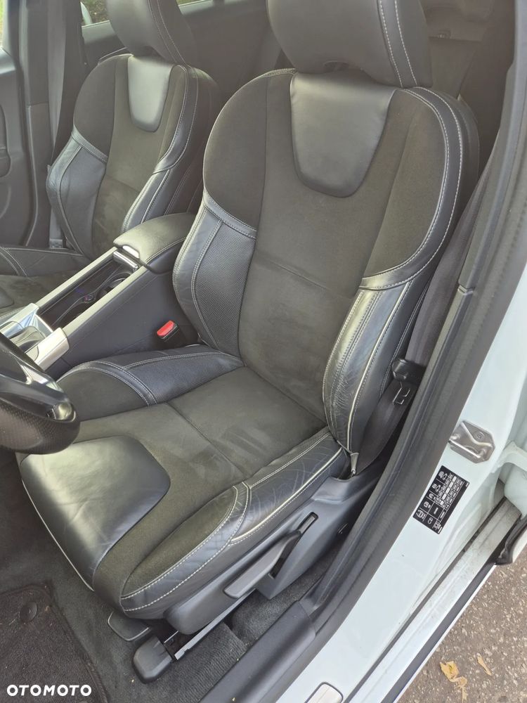 Volvo V60 D4 Drive-E R-Design Momentum - 25