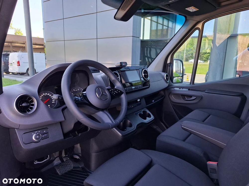 Mercedes-Benz Sprinter 317 CDI Furgon PRO Ekstra Długi 4325+mm - 18