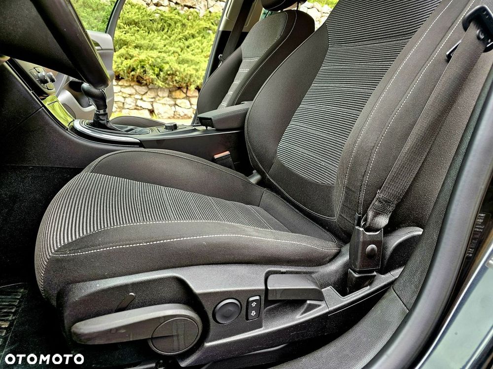 Opel Insignia - 11
