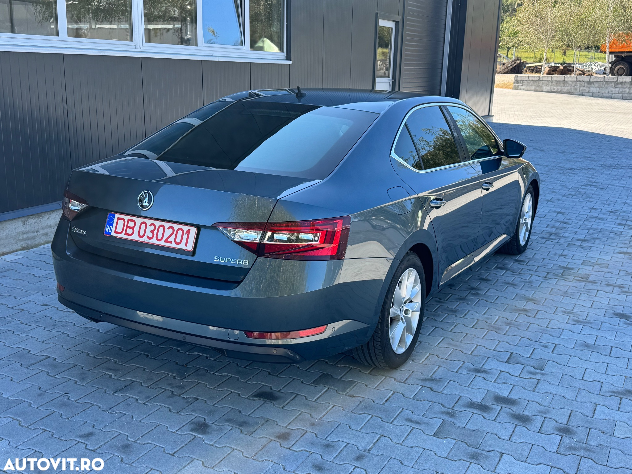 Skoda Superb 2.0 TDI DSG Style - 16
