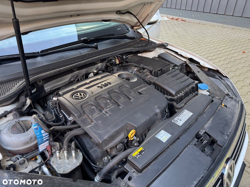 Volkswagen Passat 2.0 TDI SCR DSG Highline - 24