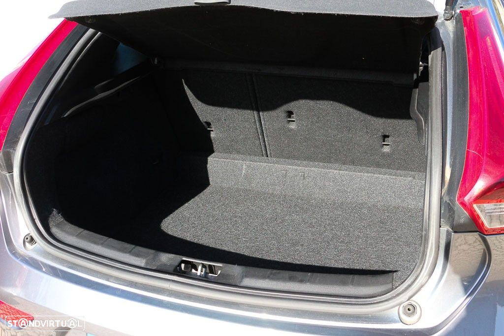 Volvo V40 1.6 D2 Eco R-Design - 28