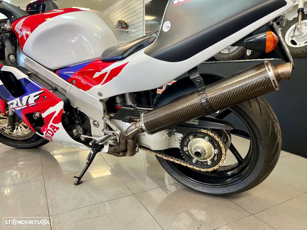 Honda RVF 750 RC45 - 4