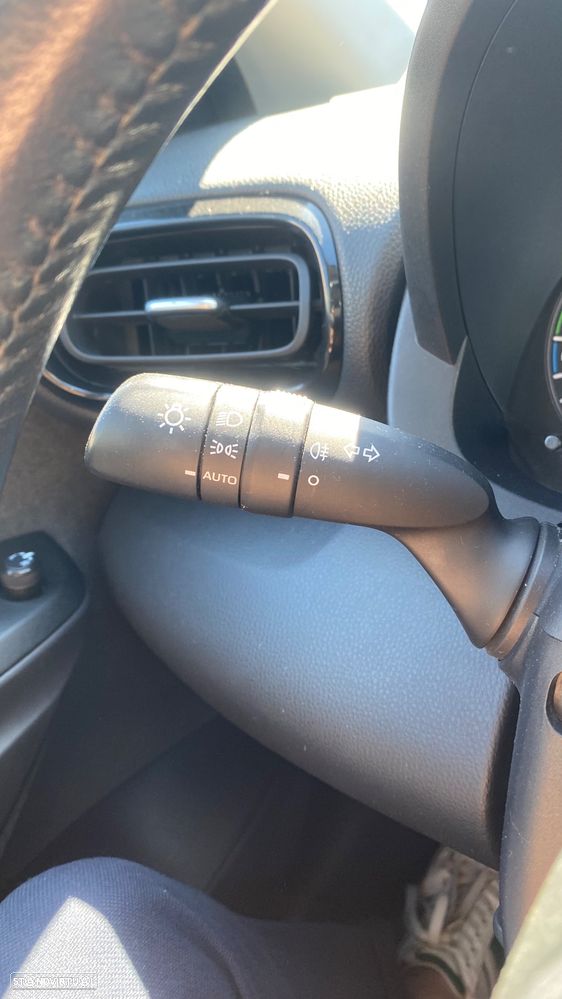 Toyota Yaris 1.5 HDF Comfort - 32