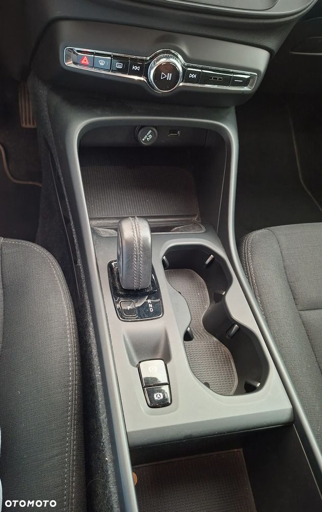 Volvo XC 40 T3 - 6