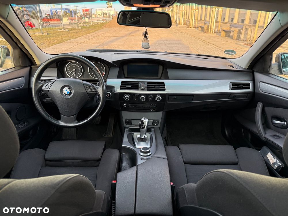 BMW Seria 5 525d - 6