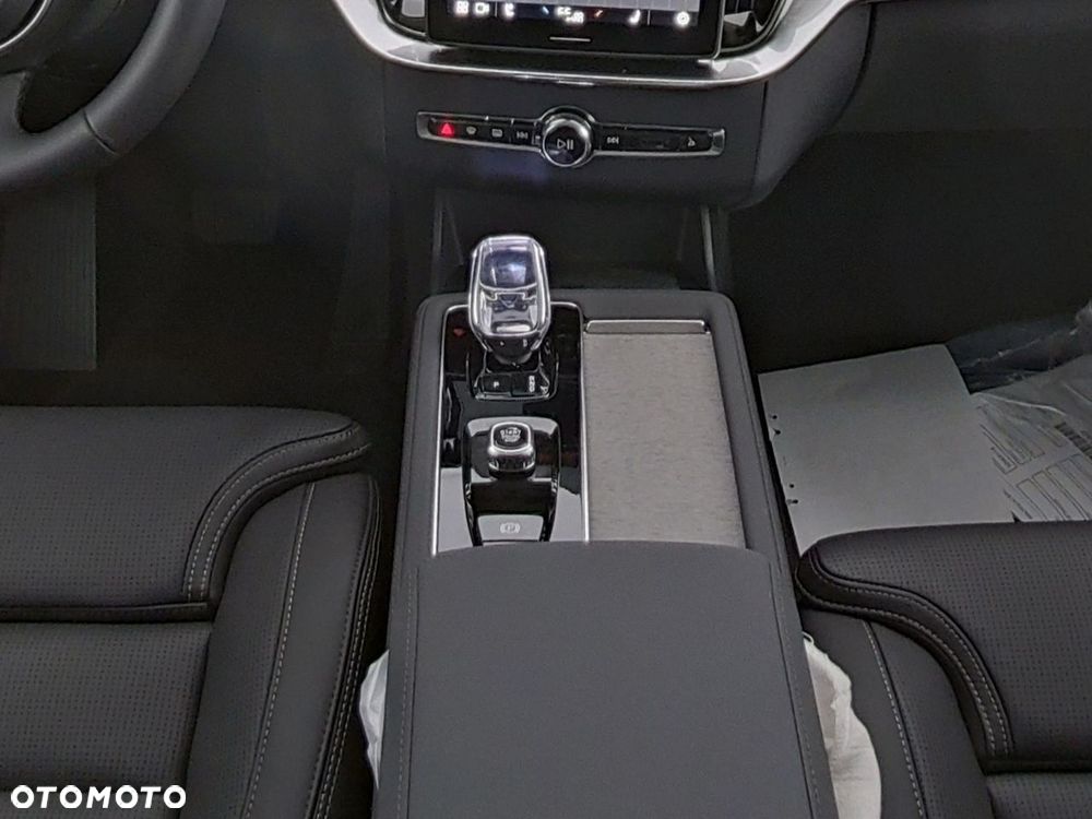 Volvo XC 90 T8 AWD Plug-In Hybrid Plus Dark 7os - 6