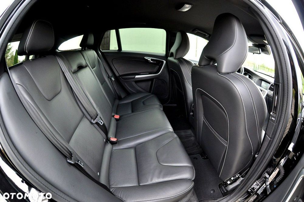 Volvo V60 D3 Drive-E Momentum - 20