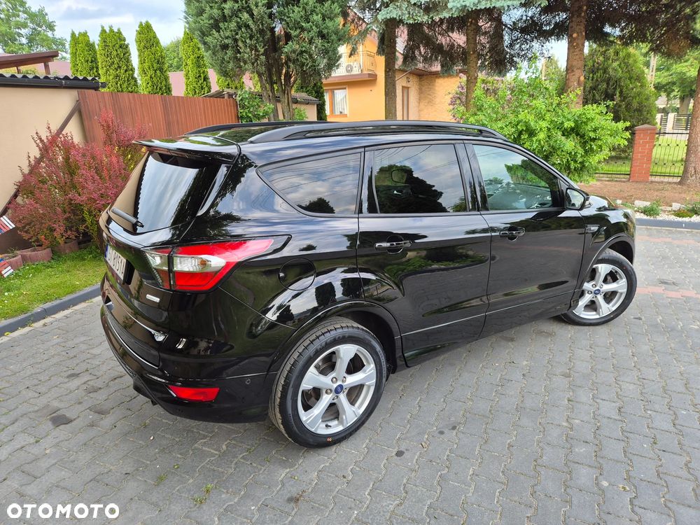 Ford Kuga 1.5 EcoBoost 2x4 ST-Line - 4