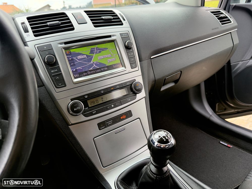 Toyota Avensis SW 2.0 D-4D Exclusive +Navi - 43