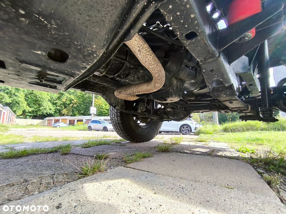 Jeep Wrangler 2.5L - 16