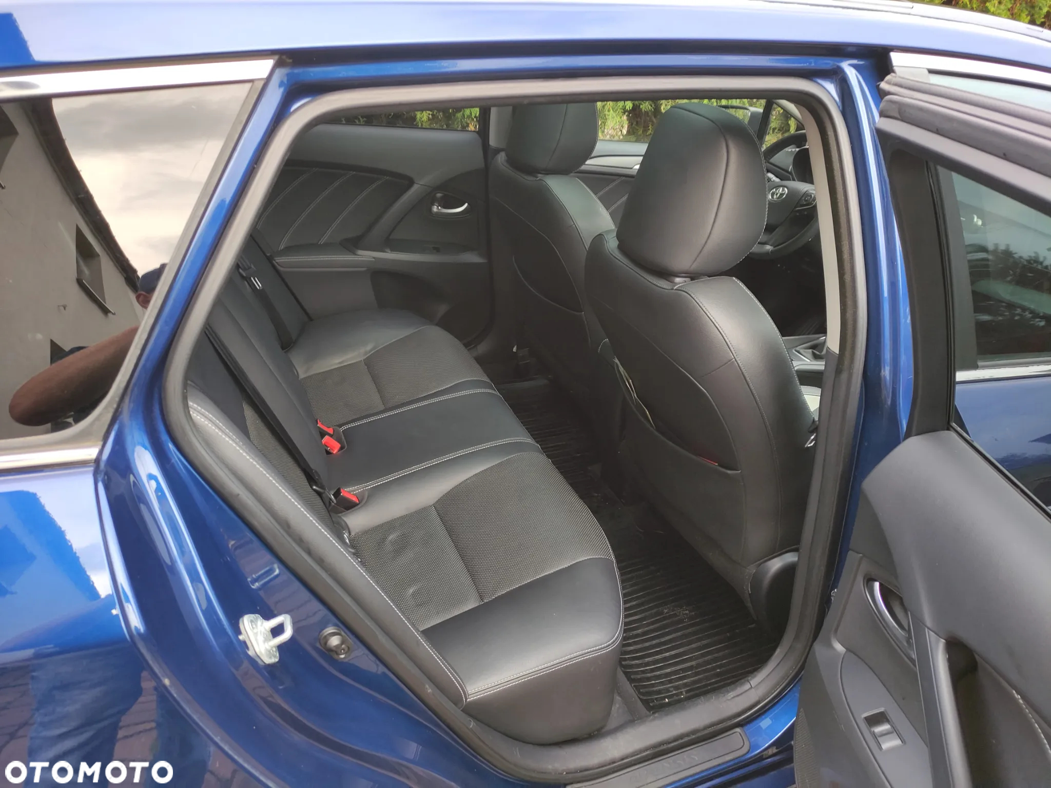 Toyota Avensis 2.0 D-4D Prestige - 12