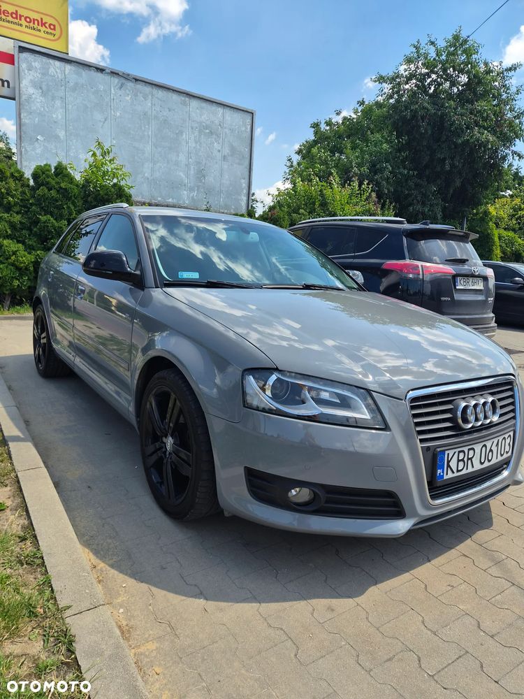 Audi A3 Sportback - 1