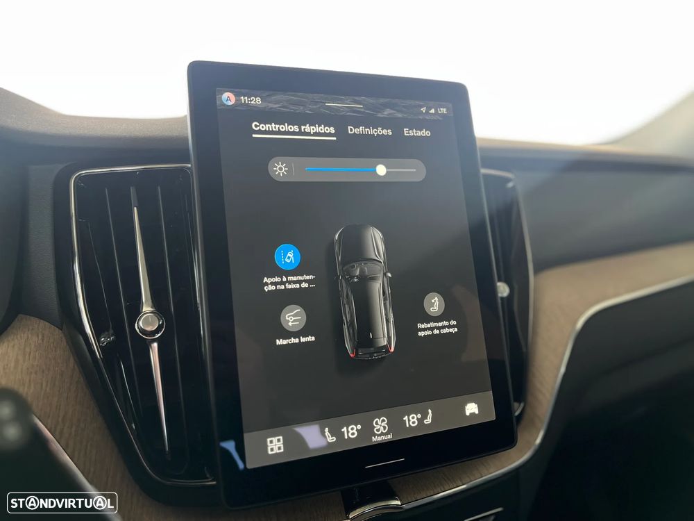 Volvo XC 60 2.0 T6 PHEV Plus Dark - 34