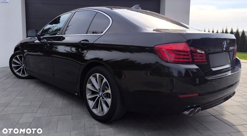 BMW Seria 5 520d xDrive - 15