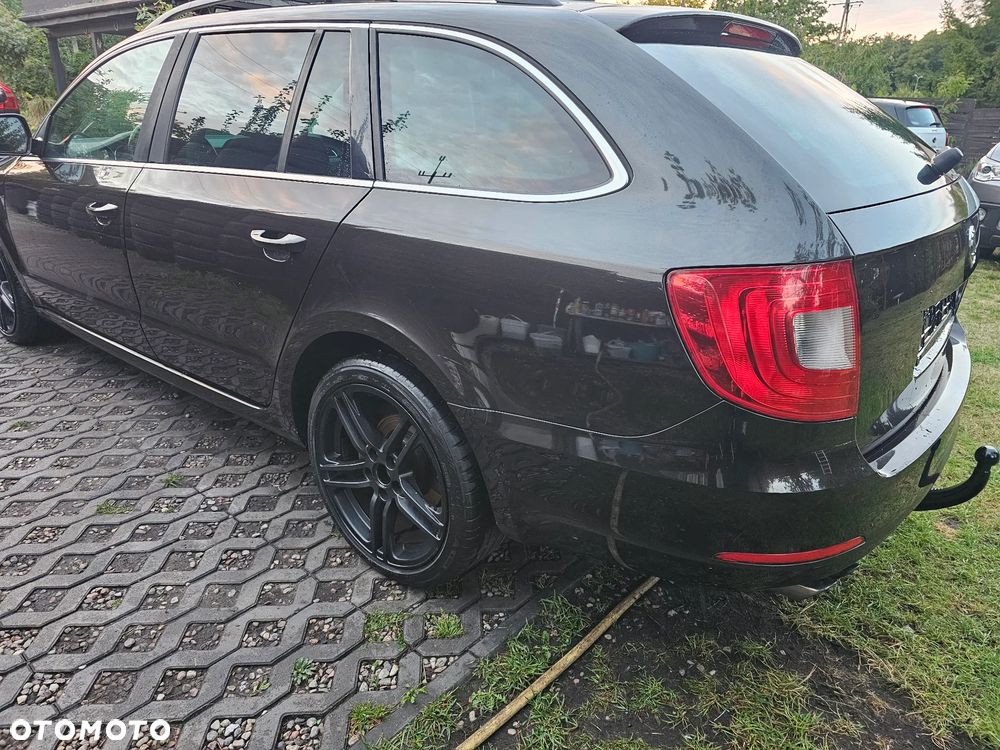 Skoda Superb 2.0 TDI Exclusive - 6