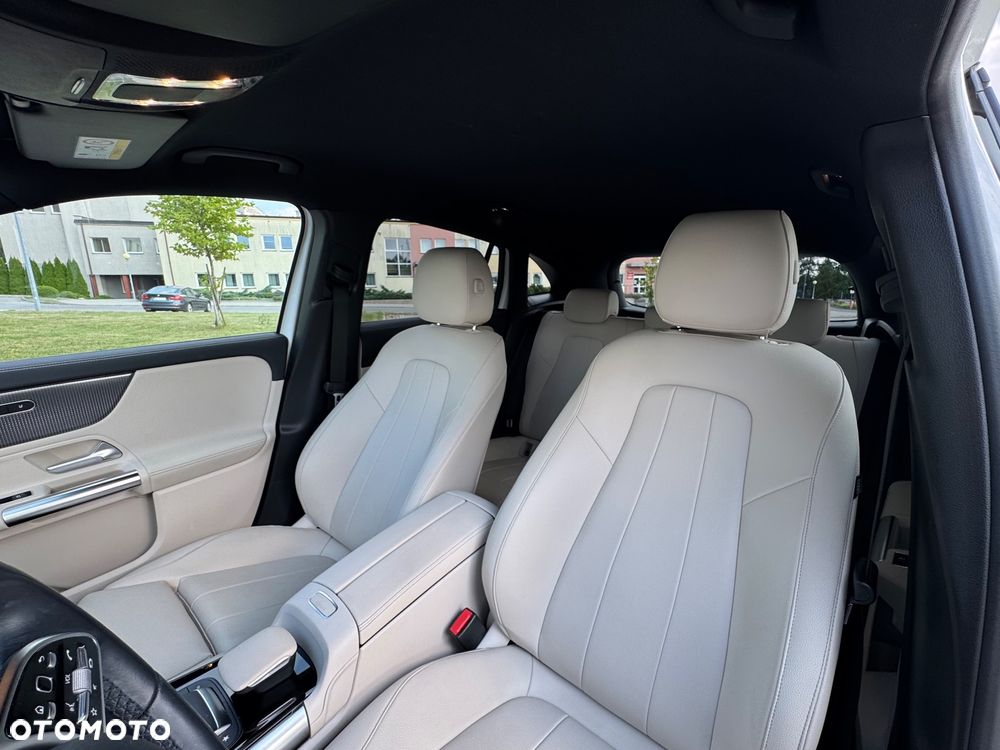 Mercedes-Benz GLA 200 - 14