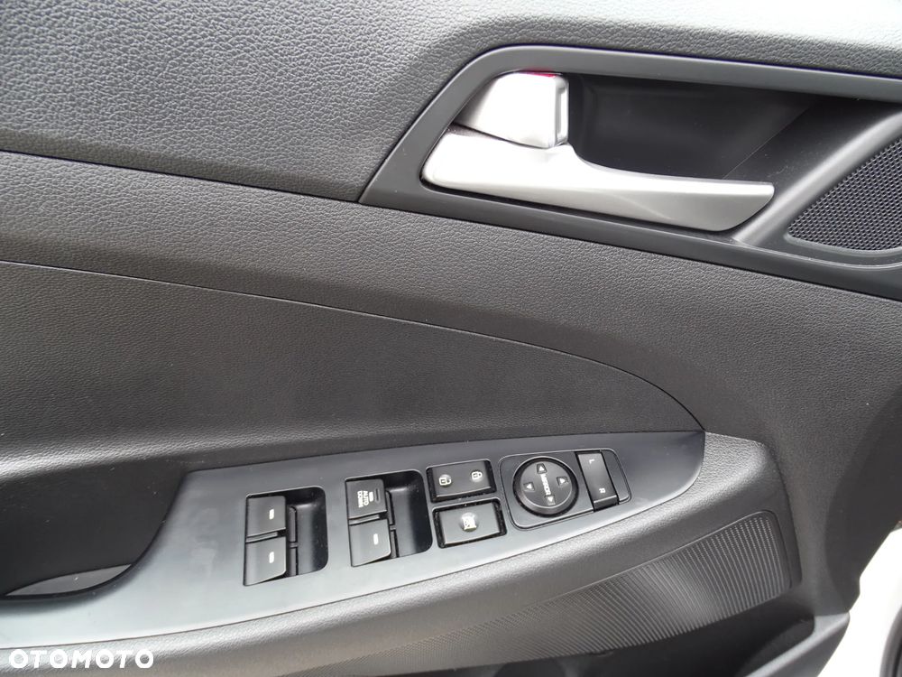 Hyundai Tucson 1.6 GDI BlueDrive Comfort 2WD - 27