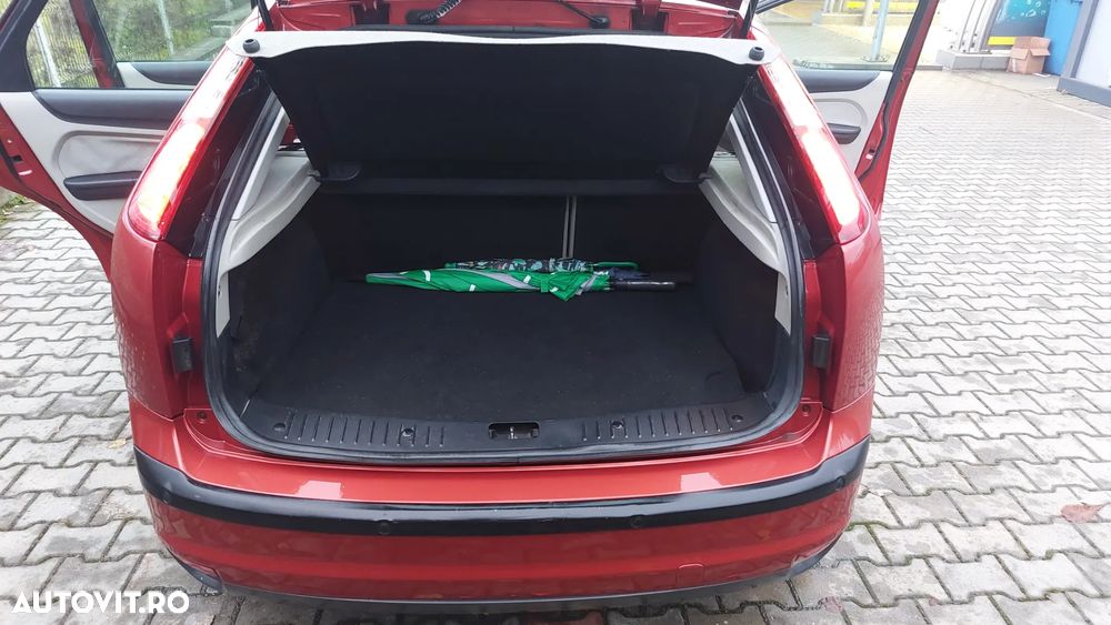 Ford Focus 2.0 TDCI 136 Ghia - 8