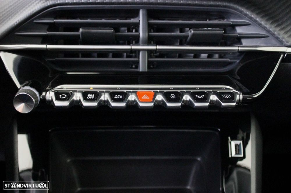 Peugeot 208 - 27