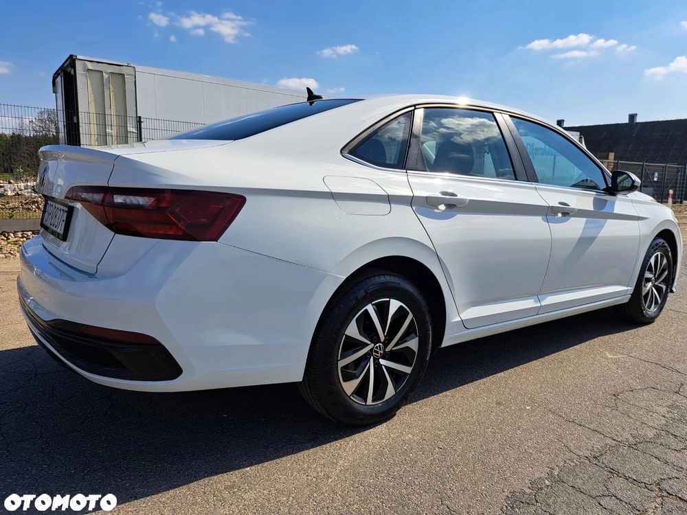 Volkswagen Jetta - 10