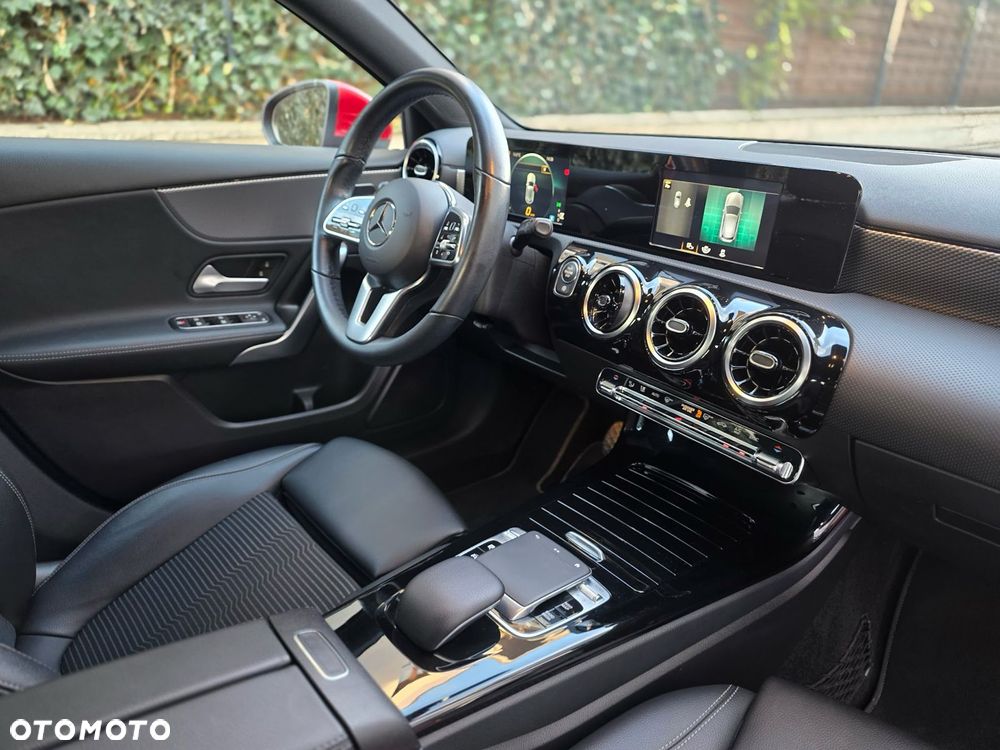 Mercedes-Benz Klasa A 180 7G-DCT - 8