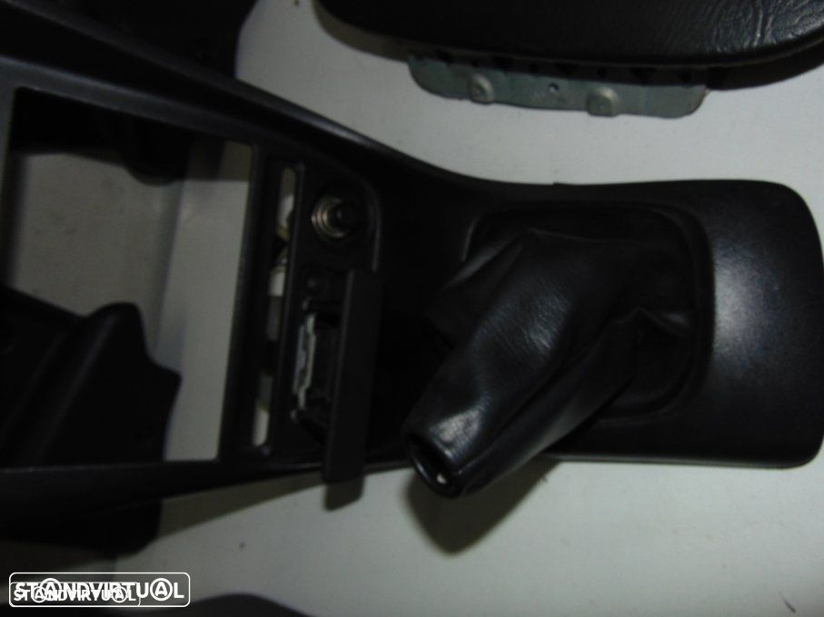 Mazda MX3 - consola central - 7